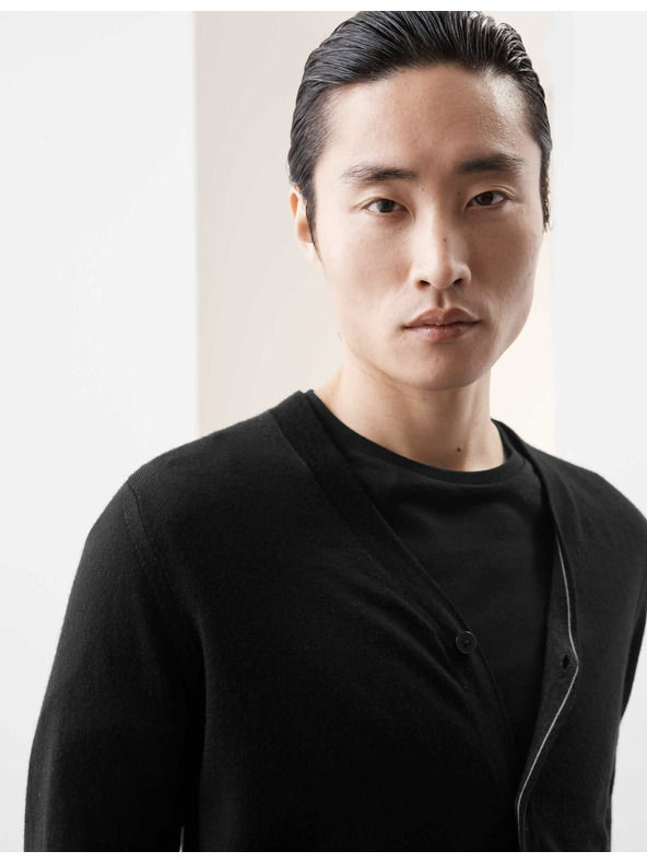 Marks & Spencer Kardigán s výstrihom do V z vlny merino Marks & Spencer čierna