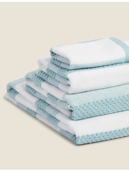 Marks & Spencer Pruhovaný texturovaný uterák z čistej bavlny Marks & Spencer modrá