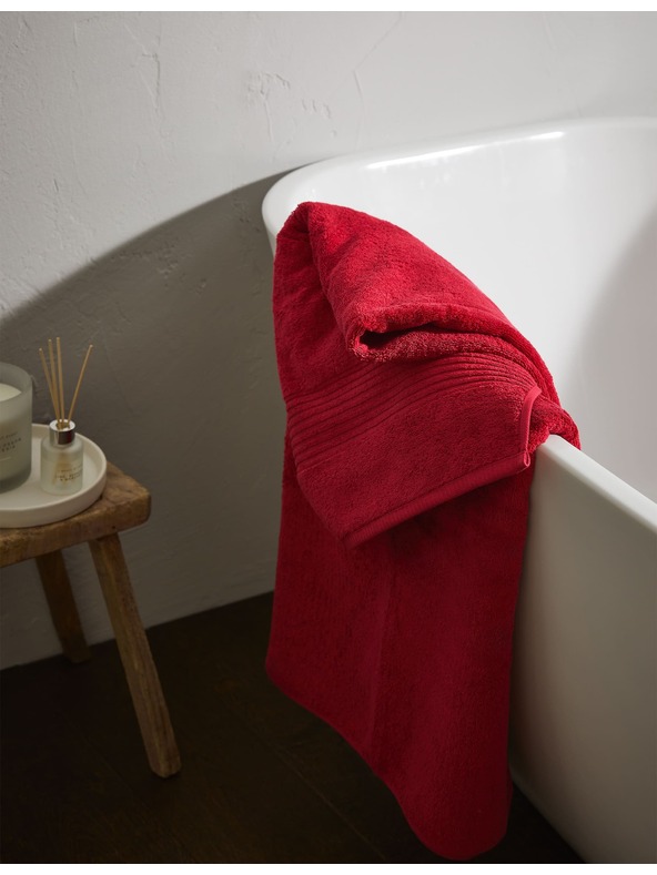 Marks & Spencer Luxusný uterák z egyptskej bavlny Marks & Spencer červená
