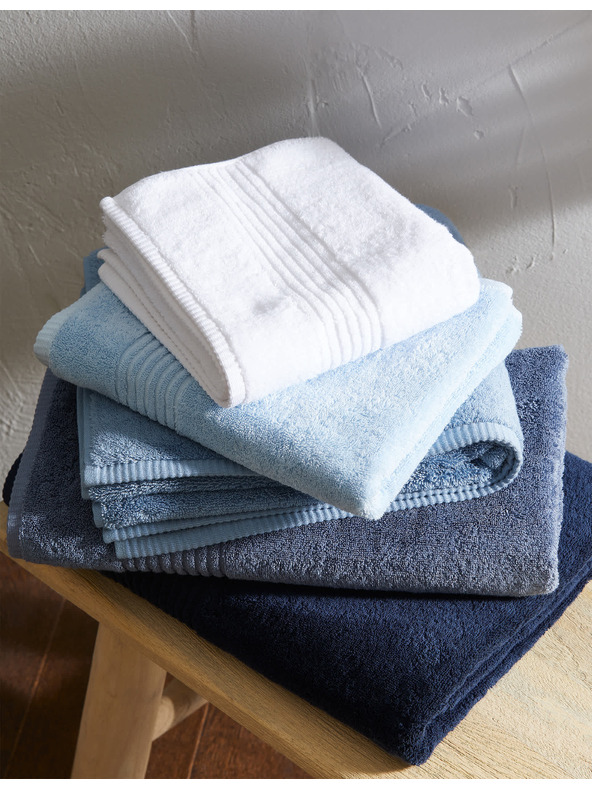 Marks & Spencer Luxusný uterák z egyptskej bavlny Marks & Spencer námorná modrá