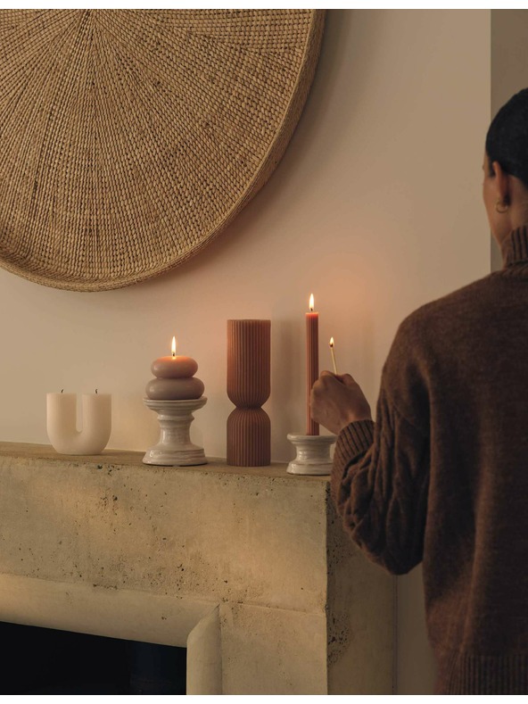 Marks & Spencer Keramický stojan na sviečku a čajovú sviečku Marks & Spencer biela