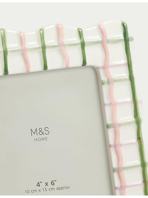 Marks & Spencer Keramický fotorámček Wiggle Check, 4 x 6 palcov Marks & Spencer viacfarebná