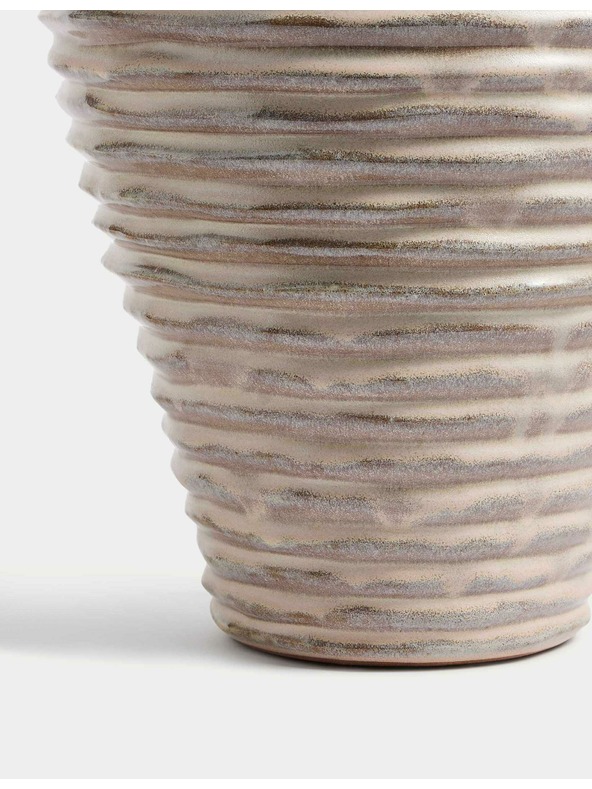 Marks & Spencer Stredne veľká keramická váza s lineárnym rebrovaním Marks & Spencer smotanová