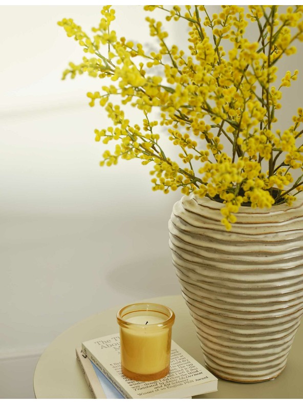 Marks & Spencer Stredne veľká keramická váza s lineárnym rebrovaním Marks & Spencer smotanová