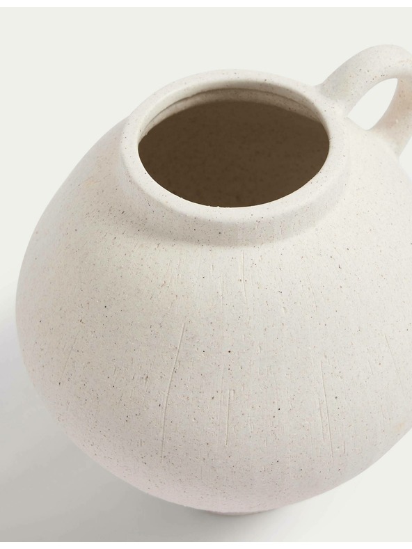 Marks & Spencer Malá keramická váza s tvarovanou rukoväťou Marks & Spencer biela