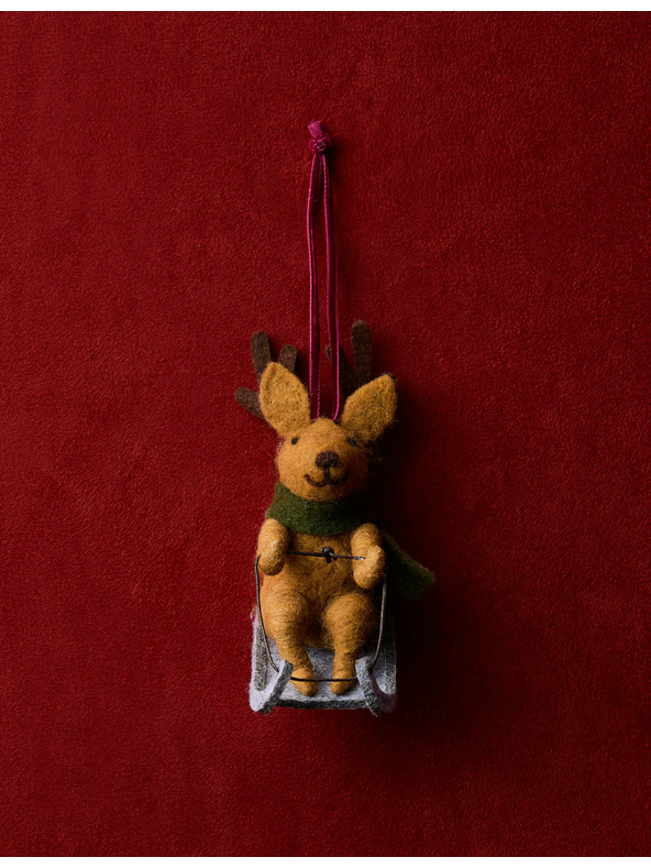 Marks & Spencer Závesná dekorácia s plstenými sobími saniami Marks & Spencer viacfarebná