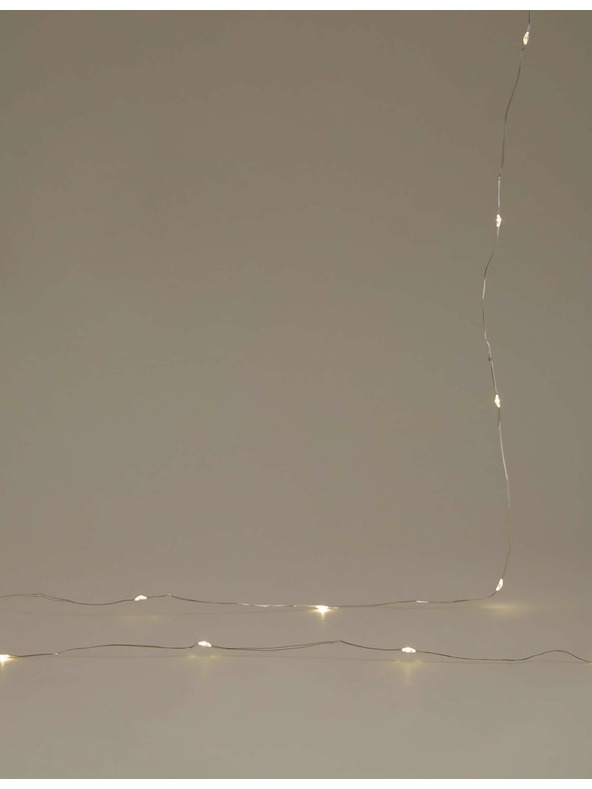 Marks & Spencer Teplé biele LED drôtené svetlo na batérie Marks & Spencer strieborná