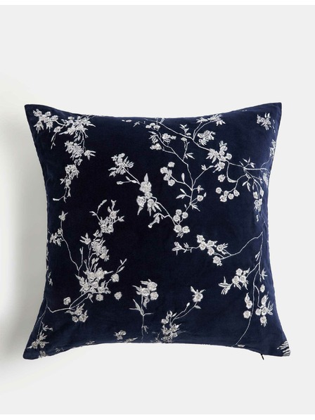 Marks & Spencer Zamatový vankúš s vyšívanými čerešňovými kvetmi Marks & Spencer námorná modrá