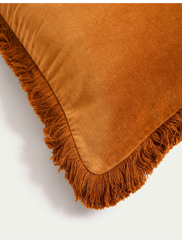 Marks & Spencer Zamatový vankúš s třásňami, z čistej bavlny Marks & Spencer žltá