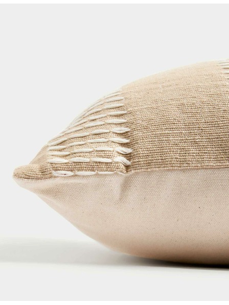 Marks & Spencer Vankúš s výšivkou, z čistej bavlny Marks & Spencer smotanová