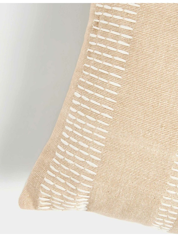 Marks & Spencer Vankúš s výšivkou, z čistej bavlny Marks & Spencer smotanová