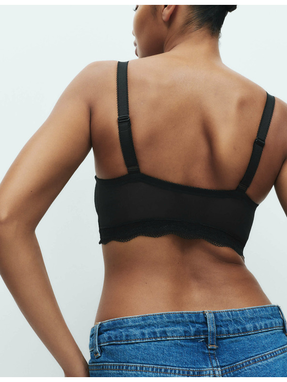 Marks & Spencer Braletka Jasmine bez kostíc s čipkovými lemami, veľ. F+ Marks & Spencer čierna