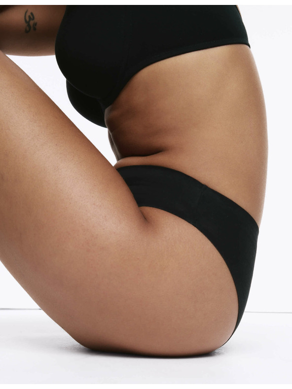 Marks & Spencer Brazílske nohavičky s technológiou Cool Comfort™ bez viditeľných lemov, 3 ks Marks & Spencer čierna