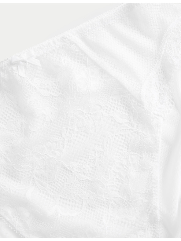 Marks & Spencer Vysoko strihované čipkované nohavičky s vysokým pásom Jasmine, 3 ks Marks & Spencer biela