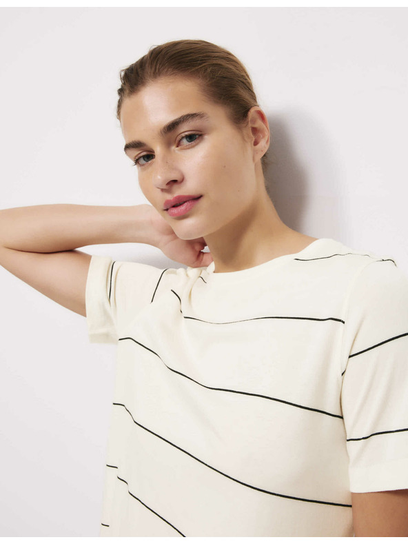 Marks & Spencer Pruhovaná nočná košieľka s technológiou Cool Comfort™ Marks & Spencer smotanová