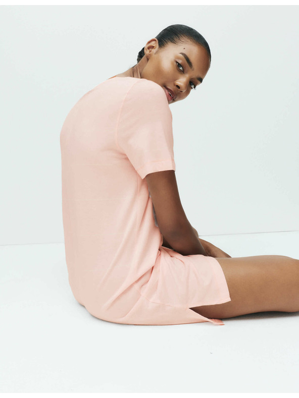 Marks & Spencer Pruhovaná nočná košieľka s technológiou Cool Comfort™ Marks & Spencer ružová