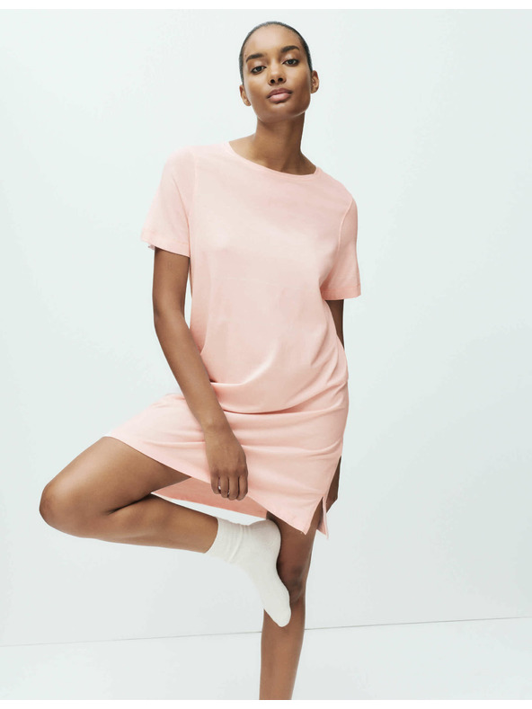 Marks & Spencer Pruhovaná nočná košieľka s technológiou Cool Comfort™ Marks & Spencer ružová