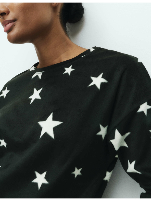 Marks & Spencer Flísová pyžamová súprava s potlačou hviezd a nohavicami s manžetovým lemom Marks & Spencer čierna