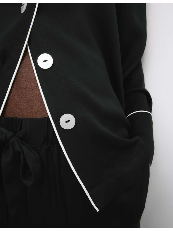 Marks & Spencer Saténová pyžamová súprava s chlopňami Marks & Spencer čierna