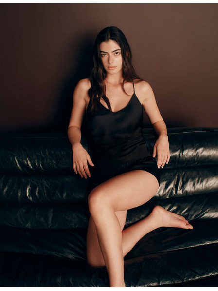 Marks & Spencer Saténová krátka pyžamová súprava s košieľkou a šortkami Marks & Spencer čierna