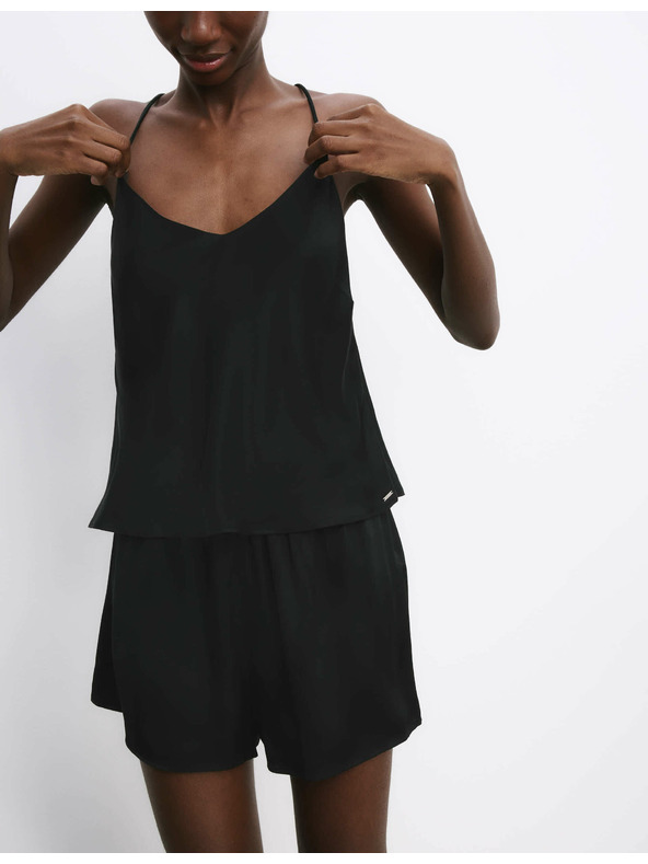 Marks & Spencer Saténová krátka pyžamová súprava s košieľkou a šortkami Marks & Spencer čierna