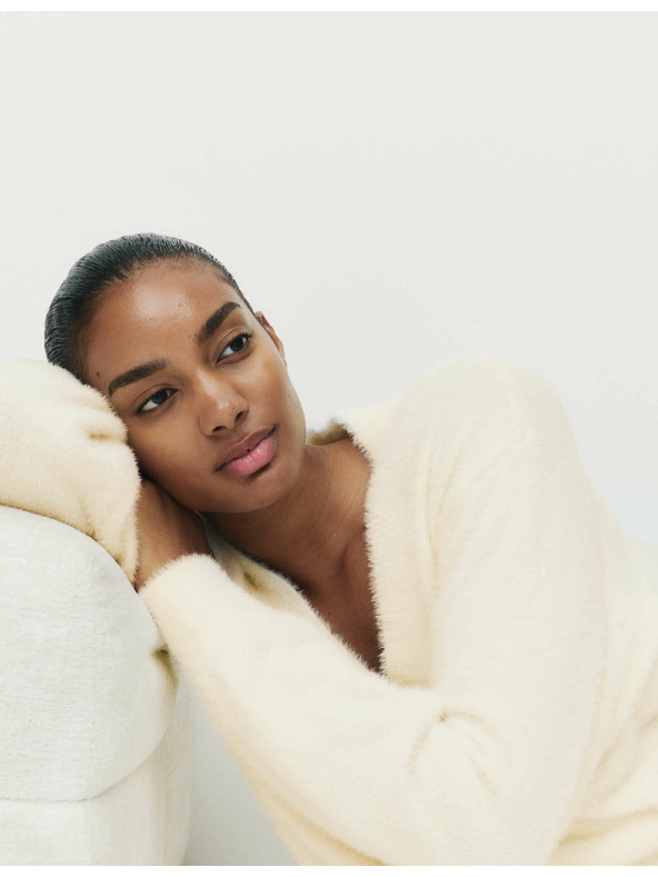 Marks & Spencer Pohodlný pletený pápierový pyžamový top s výstrihom do V Marks & Spencer smotanová