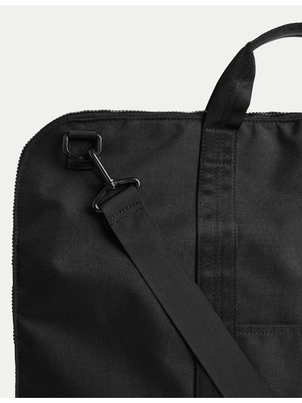 Marks & Spencer Taška na oblek s technológiou Pro-Tect™ Marks & Spencer čierna