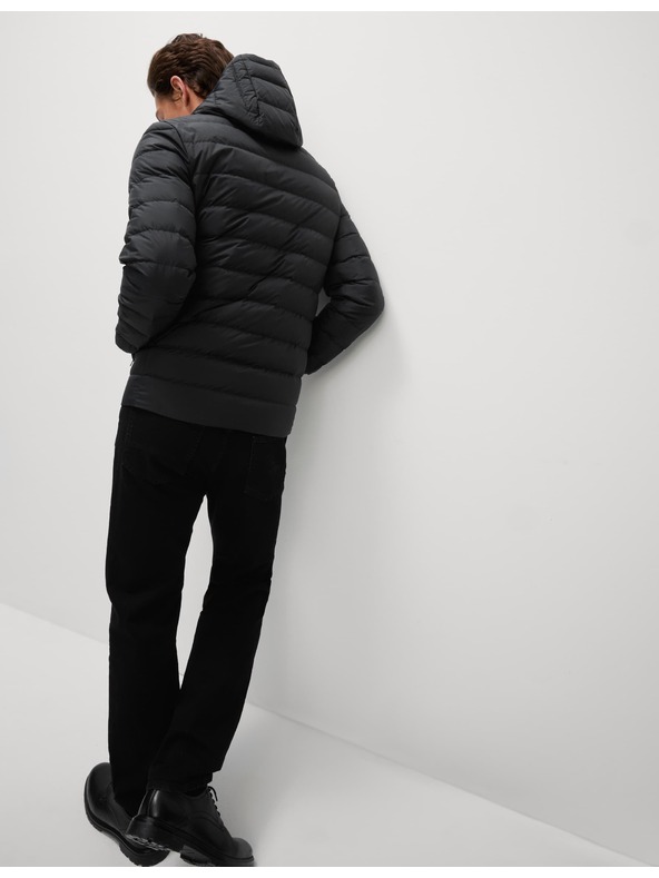 Marks & Spencer Ľahká bunda s perím a prachovým perím Marks & Spencer čierna