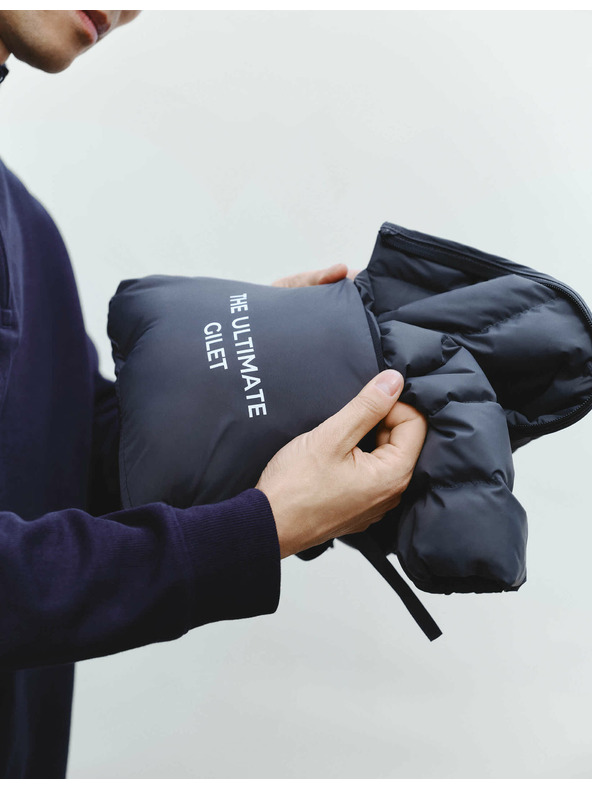 Marks & Spencer Ľahká bunda s perím a prachovým perím Marks & Spencer čierna