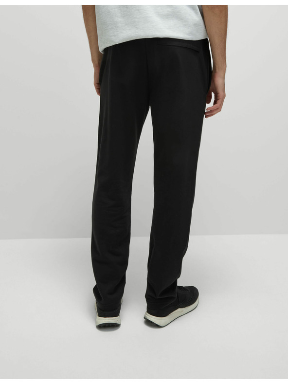 Marks & Spencer Tepláky s rovnými nohavicami, sťahovacou šnúrkou a vysokým podielom bavlny Marks & Spencer čierna