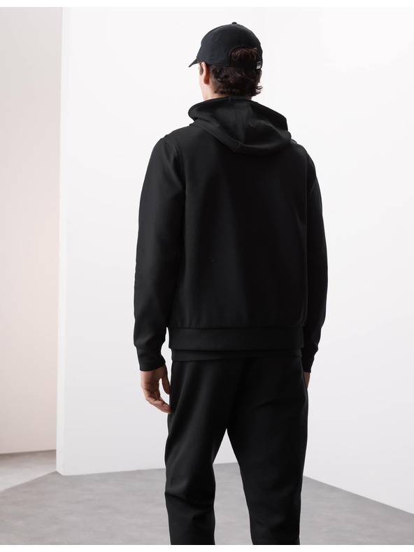 Marks & Spencer Prešívaná vesta so zapínaním na zips s technológiou Stormwear™ a s vysokým podielom bavlny Marks & Spencer čierna