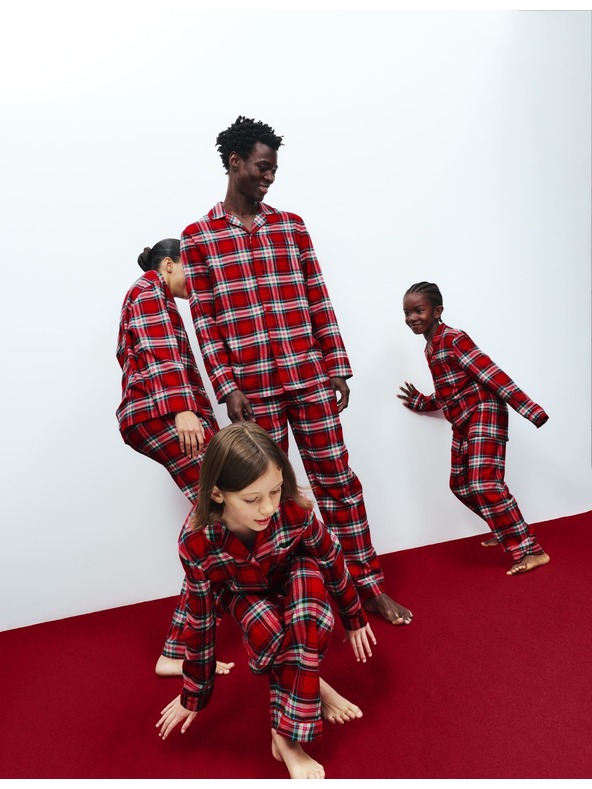 Marks & Spencer Vianočná kockovaná domáca pyžamová súprava z čistej bavlny Marks & Spencer červená
