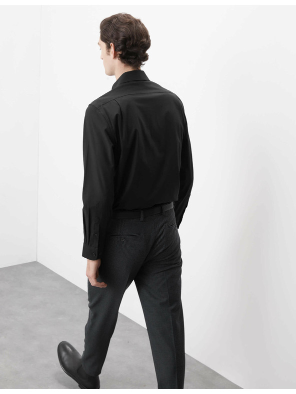 Marks & Spencer Strečová bavlnená košeľa klasického strihu s technológiou 360 Flex™ Marks & Spencer čierna