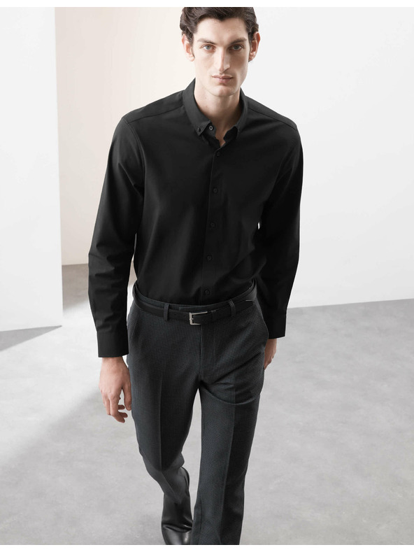 Marks & Spencer Strečová bavlnená košeľa klasického strihu s technológiou 360 Flex™ Marks & Spencer čierna