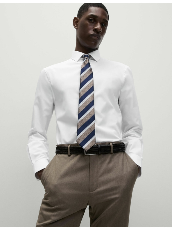 Marks & Spencer Košeľa úzkeho strihu zo zmesi bavlny s nežehliacou úpravou Marks & Spencer biela