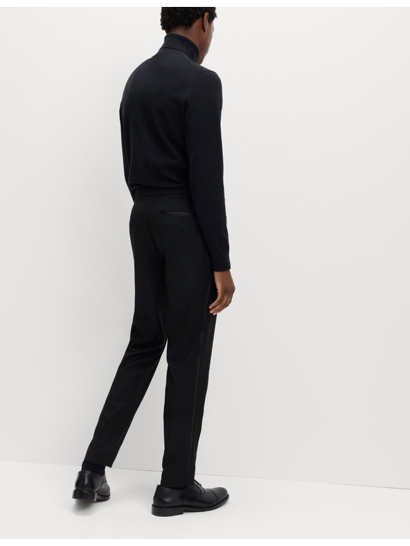 Marks & Spencer Smokingové nohavice úzkeho strihu s elastanom Marks & Spencer čierna