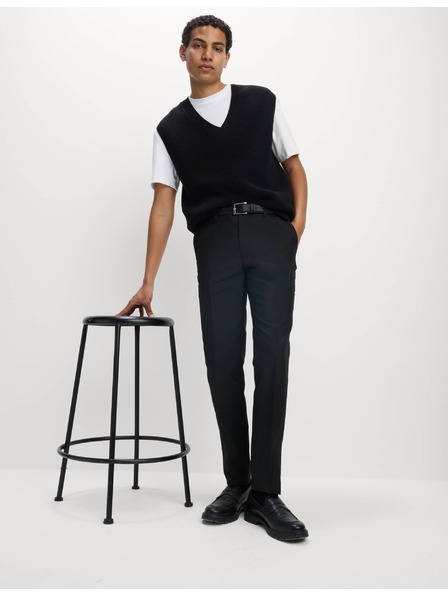 Marks & Spencer Nohavice úzkeho strihu s jedným skladom Marks & Spencer čierna