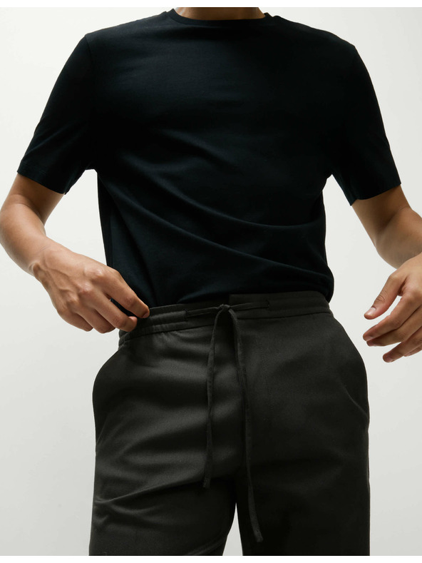 Marks & Spencer Elastické formálne nohavice klasického strihu Marks & Spencer čierna