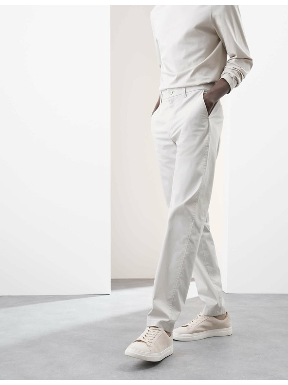 Marks & Spencer Super ľahké chino nohavice, normálny strih Marks & Spencer sivá