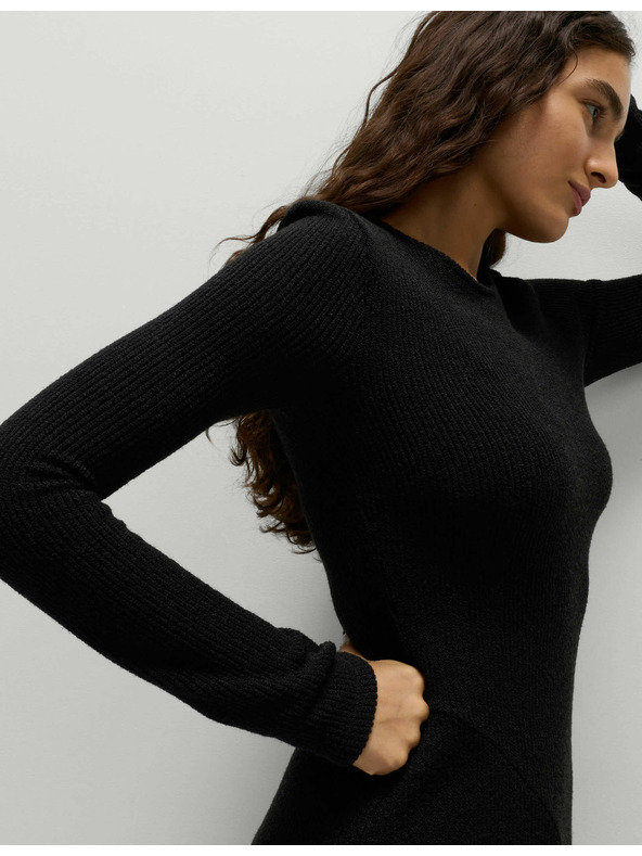 Marks & Spencer Pletené kolové šaty s guľatým výstrihom Marks & Spencer čierna