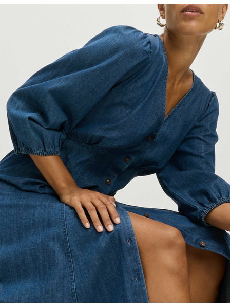 Marks & Spencer Džínsové neformálne midi šaty s výstrihom do V, zvýrazneným pásom a viazačkou Marks & Spencer námorná modrá