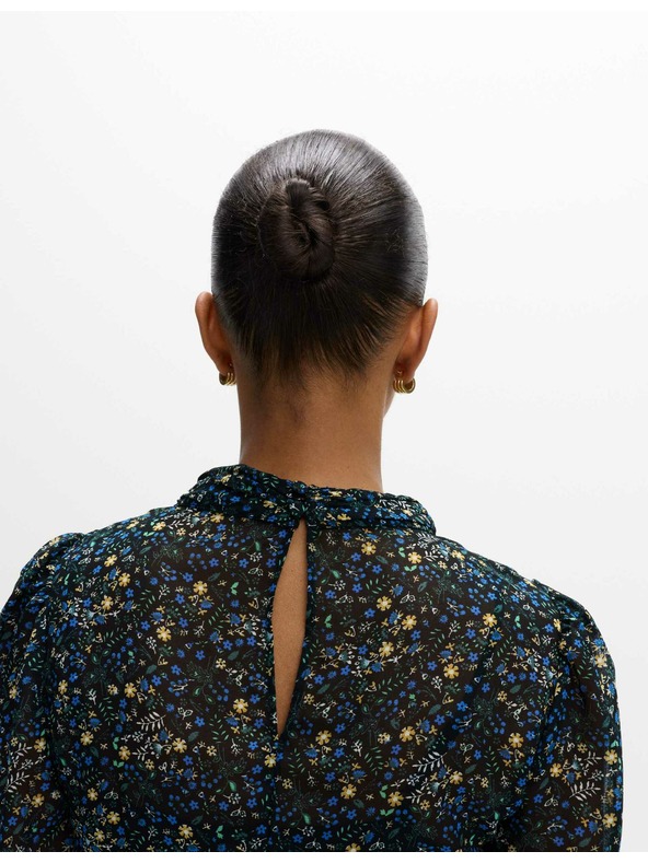 Marks & Spencer Kvetované nabierané midaxi šaty so zvýrazneným pásom a riasením Marks & Spencer čierna