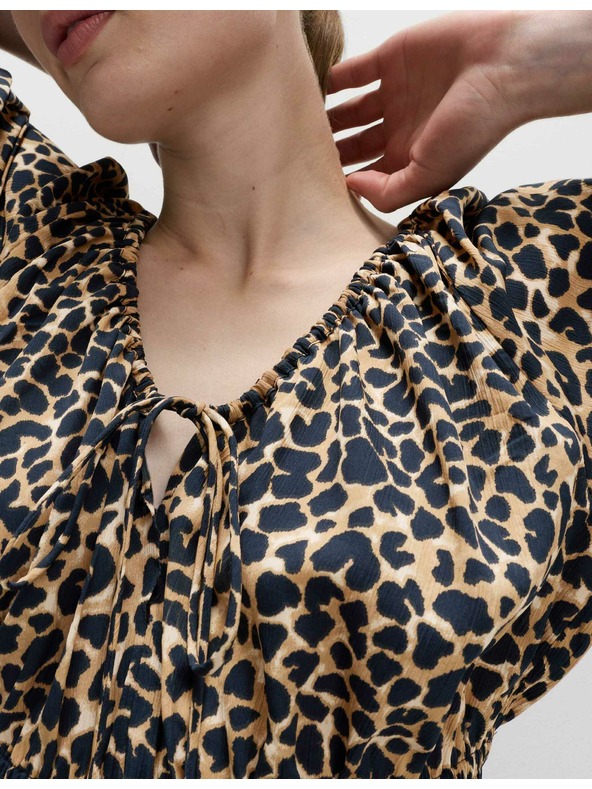 Marks & Spencer Midi šaty so zvýrazneným pásom, riasením, výstrihom do V a zvieracou potlačou Marks & Spencer béžová