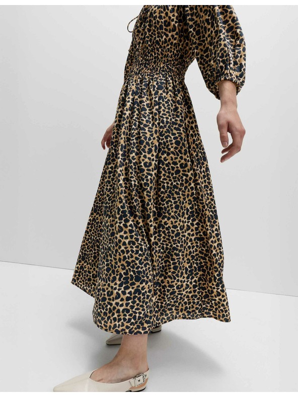 Marks & Spencer Midi šaty so zvýrazneným pásom, riasením, výstrihom do V a zvieracou potlačou Marks & Spencer béžová