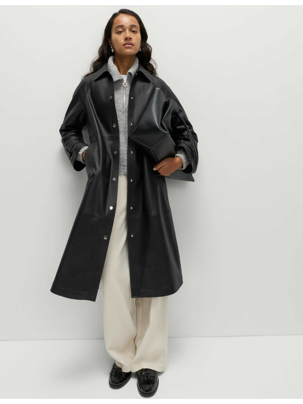 Marks & Spencer Dlhý kabát z umelej kože s golierom Marks & Spencer čierna