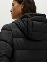 Marks & Spencer Prikrývkový povlak z peria a prachovej perie s kapucňou Marks & Spencer čierna