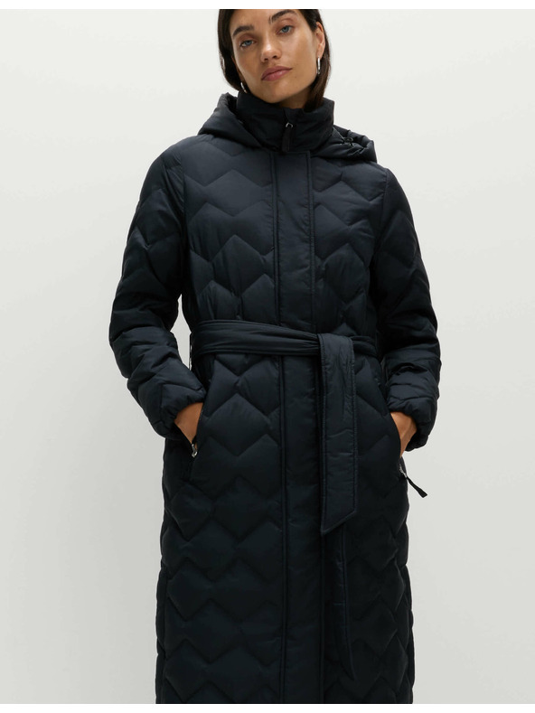 Marks & Spencer Prešívaný kabát s perím a páperím, so cik-cak vzorom Marks & Spencer čierna