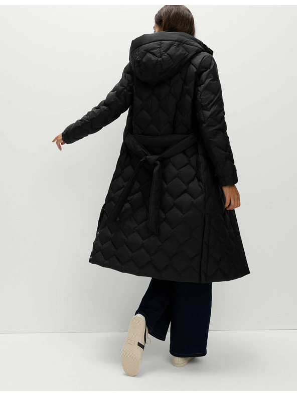 Marks & Spencer Prešívaný kabát s perím a páperím, so cik-cak vzorom Marks & Spencer čierna