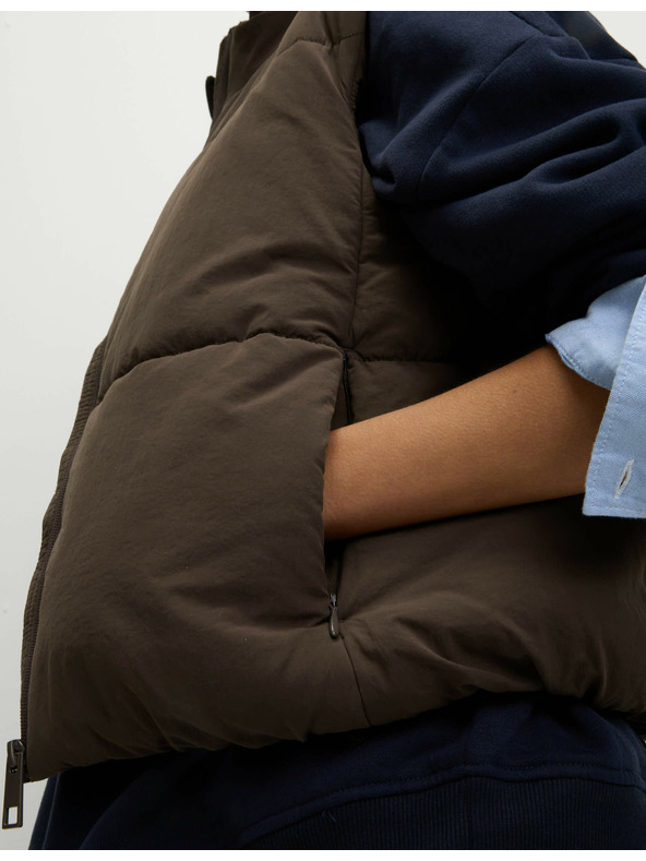 Marks & Spencer Krátka prešívaná vesta s technológiou Thermowarmth™ Marks & Spencer hnedá