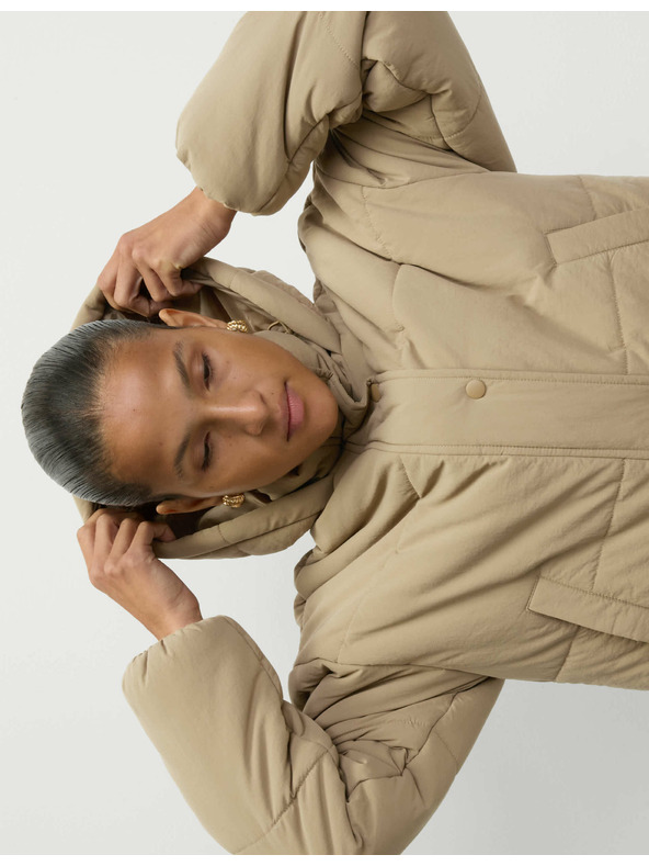 Marks & Spencer Prešívaná bunda s kapucňou s technológiou Thermowarmth™ Marks & Spencer hnedá